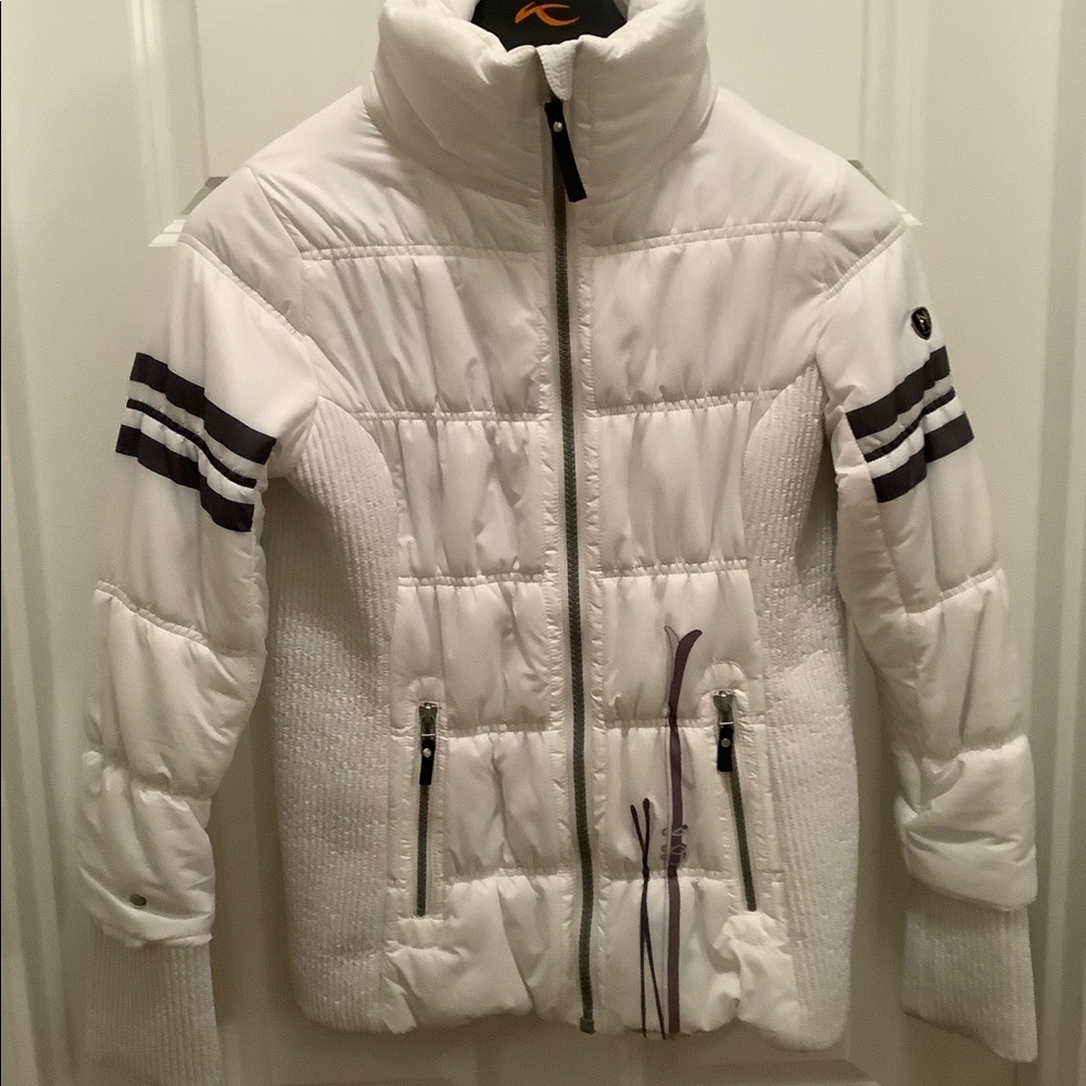 Neve Designs Ski Themed Jacket M EUC Pure white with gray graphic. Rare find!